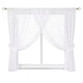 firanka-ciepla-biala-150x300-cm-gotowa-pompony-do-pokoju-tasma-tunel-zabki
