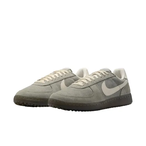 nike-field-general