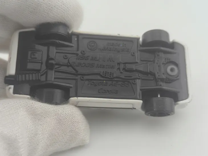 hot-wheels-toyota-ae86-corolla-marka-hot-wheels