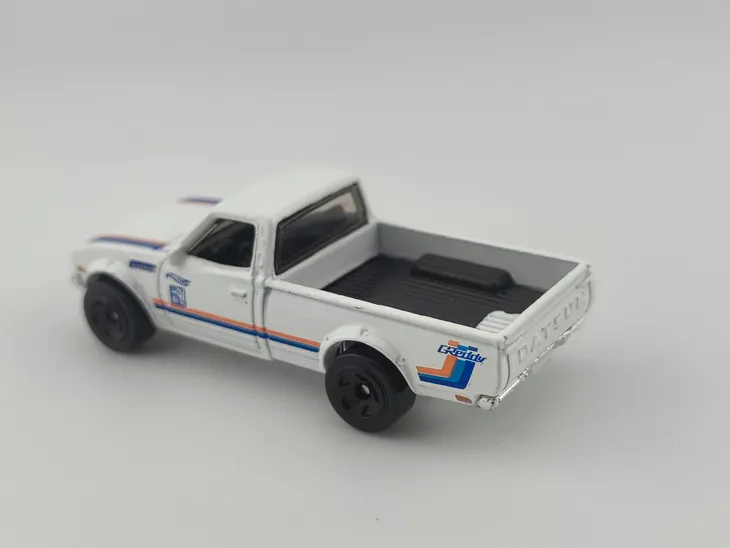 hot-wheels-datsun-620-stan-nowy