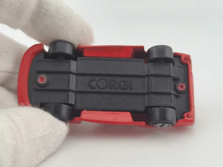 corgi-porsche-935-marka-corgi