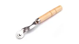 radelko-krawieckie-radelko-do-tkanin-metalowe-15cm