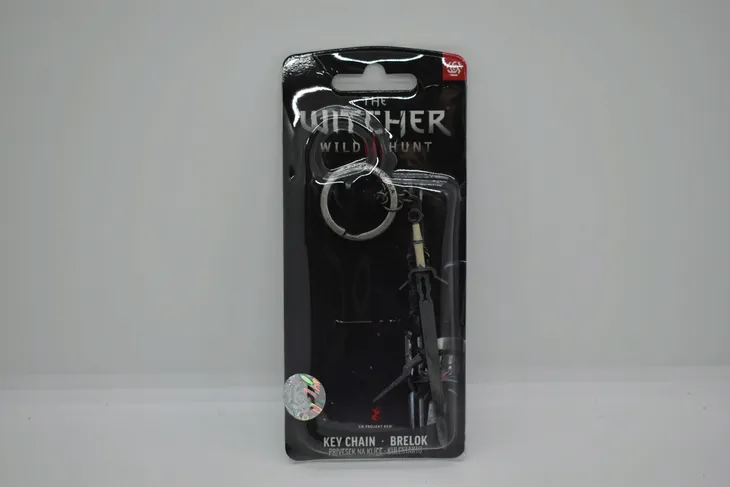 the-witcher-3-ciri-sword-keychain