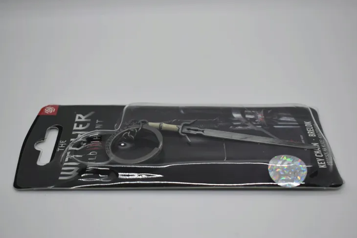 the-witcher-3-ciri-sword-keychain