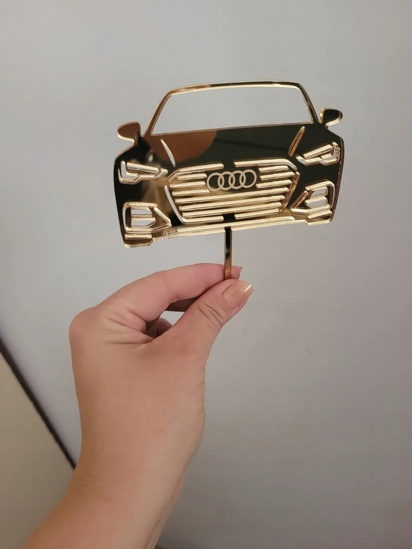 topper-urodzinowy-samochod-audi-plexi