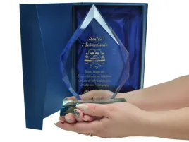 szklana-statuetka-glass-diamond-0070-pamiatka-slubu