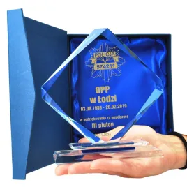 krysztalowa-statuetka-blue-w-etui-0100-policja