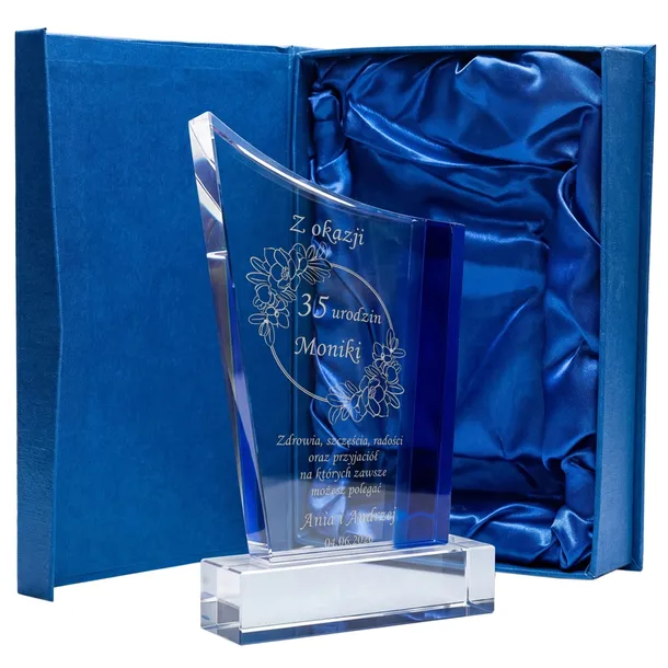 statuetka-blue-evolution-0104-urodziny-kolor-dominujacy-bezbarwny