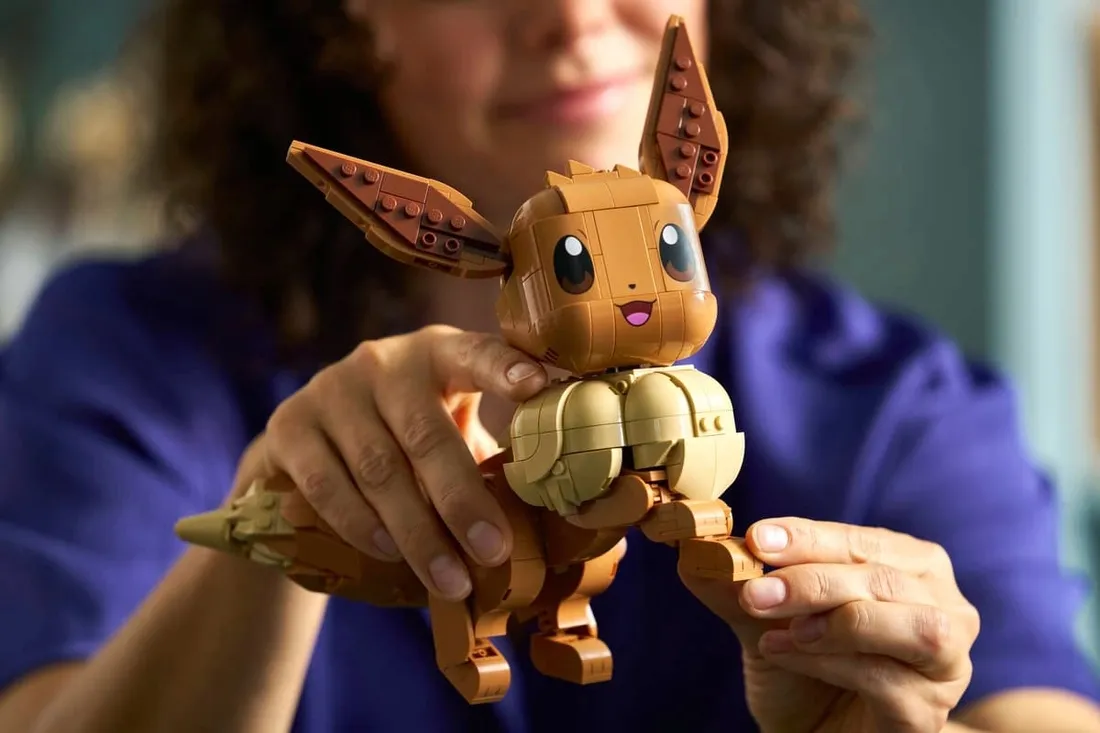 72151-lego-pokemon-eevee-stan-nowy