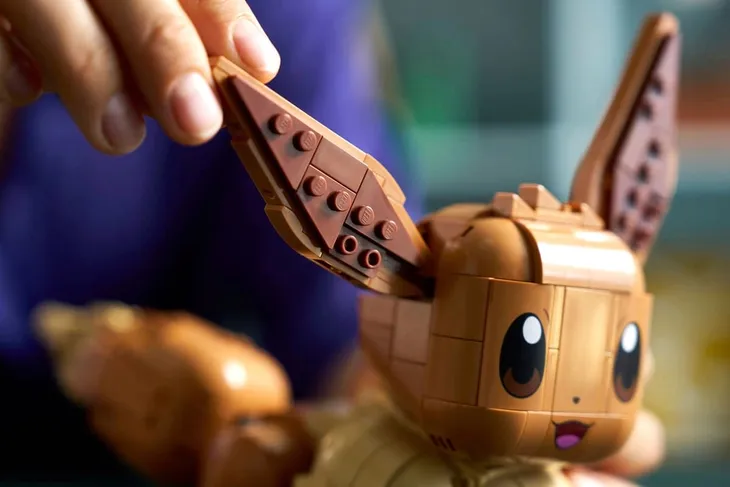 72151-lego-pokemon-eevee-informacje-dot-bezpieczenstwa-i-zgodnosci-produktu-nie-nadaje-sie-dla-dzieci-w-wieku-ponizej-36-miesiecy-zawiera-zabawke-zalecany-nadzor-osoby-doroslej