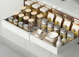 rozsuwany-organizer-kuchenny-bialy-szuflada-taca-do-przechowywania-32-52-cm