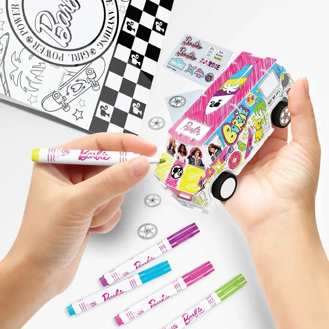 barbie-maker-kitz-pomaluj-kampera
