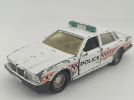 matchbox-super-kings-jaguar-xj6-police-policja