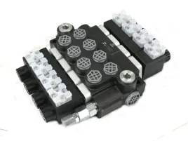 rozdzielacz-hydrauliczny-4-sekcyjny-sterowany-elektrycznie-12v-40l-voima