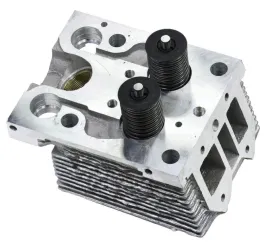 glowica-silnika-kompletna-do-t-25-stary-typ-d37m1003008-aparts