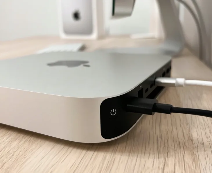 apple-mac-mini-m1-8-cpu-8-gpu-8gb-ram-2tb-ssd-marka-apple