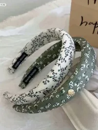 shein-opaska-do-wlosow-w-kwiatowy-wzor-z-guzikiem-2-szt-1la