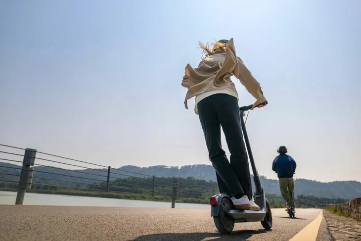 segway-ninebot-kickscooter-e2-pro-d-kolor-czarny