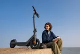 segway-ninebot-kickscooter-e2-pro-d-hamulec-nozny