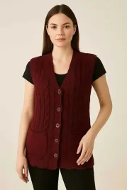 bordowa-azurowa-kamizelka-damska-z-guzikami-i-kieszeniami-xl-xxl-5ia