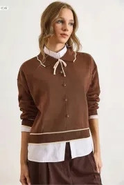 brazowy-sweter-pleciony-z-kolnierzykiem-elegancki-5ia