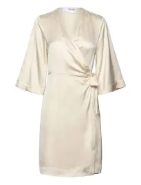 slffranziska-3-4-short-satin-wrap-dress-r-40-selected-femme