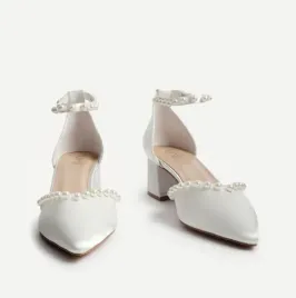 linzi-ivory-swan-court-heels-with-pearl-details-r36