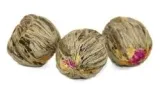 herbata-kwitnaca-three-flowers-zielona-z-nagietkiem-i-pelnikiem-kula-6-g-forma-lisciasta