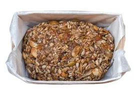 chleb-bez-maki-gotowy-produkt-do-10-dni-swiezy-z-ziarnami-400g-schronisko