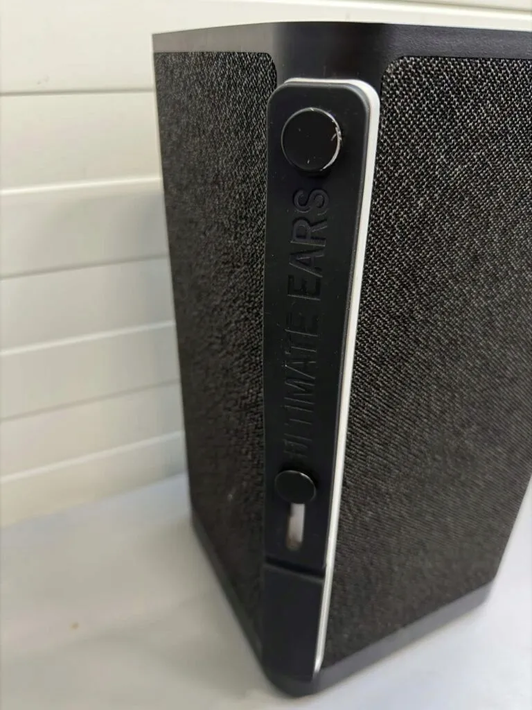glosnik-logitech-ultimate-ears-hyperboom-czarny-stan-powystawowy