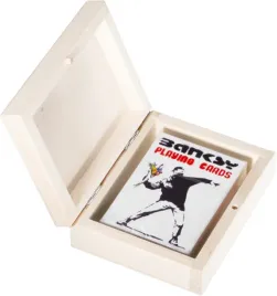 karty-do-gry-piatnik-banksy-w-drewnianym-pudelku