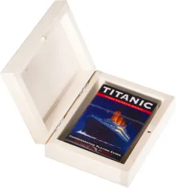 karty-do-gry-piatnik-titanic-w-drewnianym-pudelku
