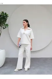elegancki-dres-komplet-bezowy-z-mlodziezowym-kolnierzem-s-5ia