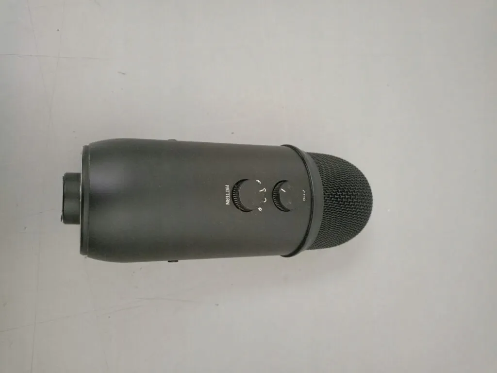 mikrofon-logitech-blue-yeti-czarny-stan-powystawowy