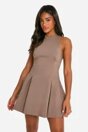 ic63302-boohoo-elastyczna-rozkloszowana-sukienka-odkryte-plecy-10-xxl