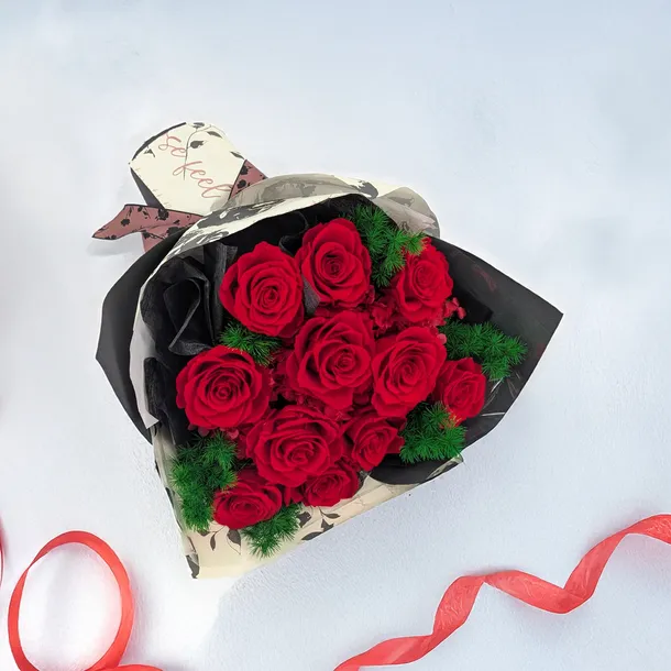bukiet-premium-w-pudelku-evergive-a-lasting-gesture-ruby-devotion-technika-wykonania-inny