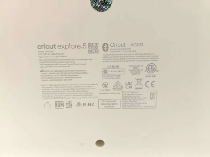 ploter-cricut-explore-5-deluxe-bundle-usb-bluetooth-akcesoria-stan-powystawowy-produkt-wprowadzony-do-obrotu-na-terenie-ue-przed-13-12-2024-nie