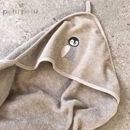 petu-petu-recznik-okrycie-kapielowe-z-kapturem-70x70-penguin
