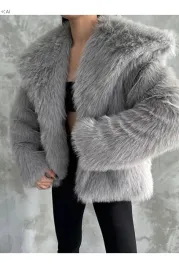 krotka-szara-futrzana-kurtka-miekka-i-elegancka-s-5ia