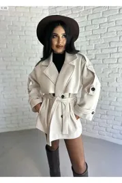 krotki-plaszcz-bezowy-z-paskiem-i-guzikami-elegancki-uniwersalny-5ia