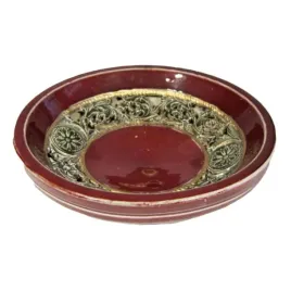 okragly-talerz-bordowy-z-azurowym-dekorem-zielonym-30-cm