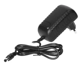 zasilacz-wtyczkowy-sieciowy-135v-17a-20w-55-25-mm-do-gniazdka