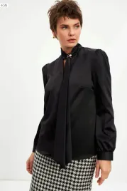 elegancka-czarna-koszula-z-wiazaniem-i-perla-46-5ia