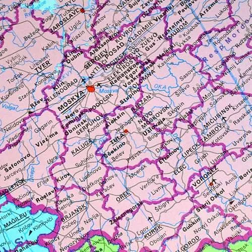 rosja-europa-wschodnia-mapa-scienna-2-strony-rok-wydania-2017