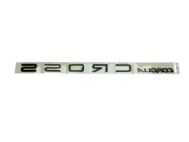 toyota-corolla-cross-chromowany-emblemat-tyl-cross-75442-0a070-oe