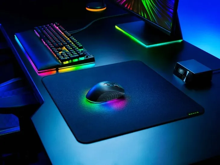 razer-pro-click-v2-gaming-mouse-profil-myszy-praworeczna