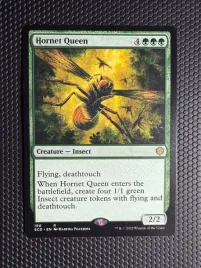 karta-magic-the-gathering-hornet-queen-scd-190