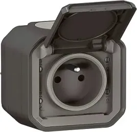 legrand-plexo-gniazdo-ip55-2p-t-16-a-szare-do-montazu-natynkowego