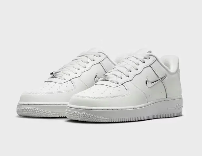 BUTY SPORTOWE NIKE WMNS AIR FORCE 1 '07 IU7558 030 R-39