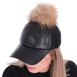 czapka-z-daszkiem-damska-skora-z-pomponem-jenot-szara